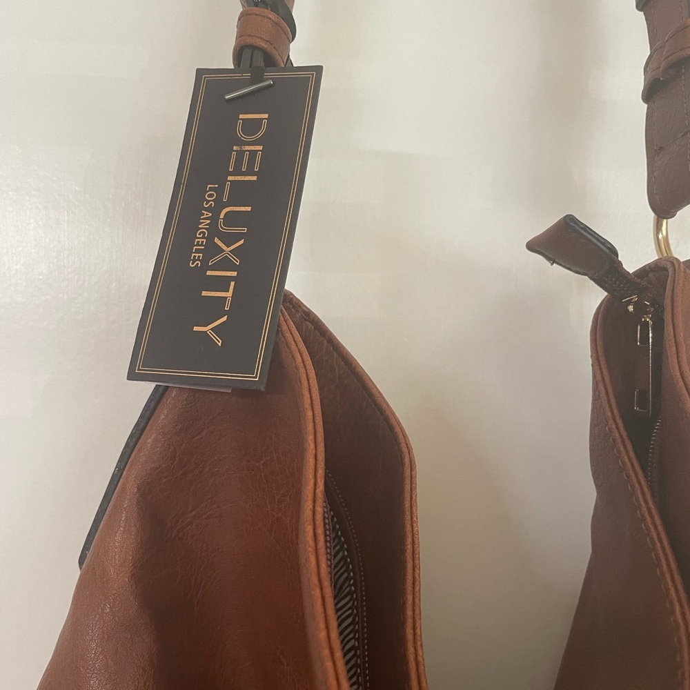 Brand New Deluxity Los Angeles Chic handbag Tan Faux Leather Hobo Bag purse nice - Picture 4 of 9